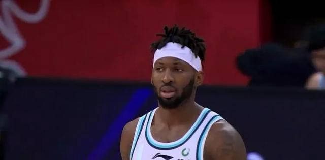 包含NBA季后赛赛程吃紧，北京首钢今晚篮板制胜，引发热议，阵容厚度经受考验的词条