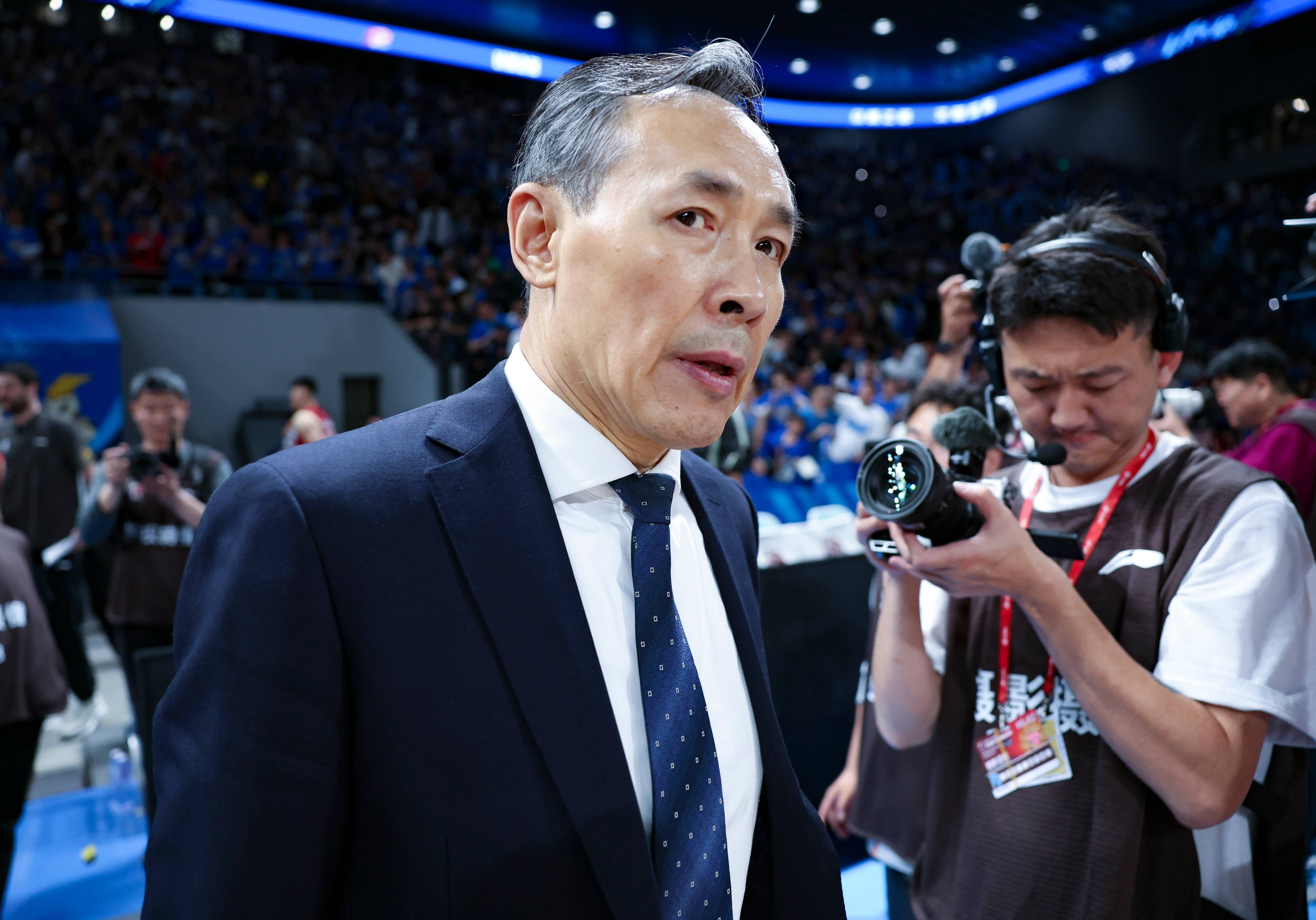 关于北京首钢今晚官宣签约；志在NBA季后赛名次提升；话题不断；年轻球员得到机会的信息